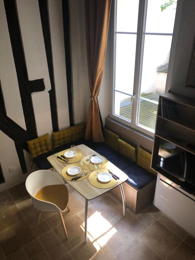 Quartier D'Emily In Paris Apartment Bagian luar foto