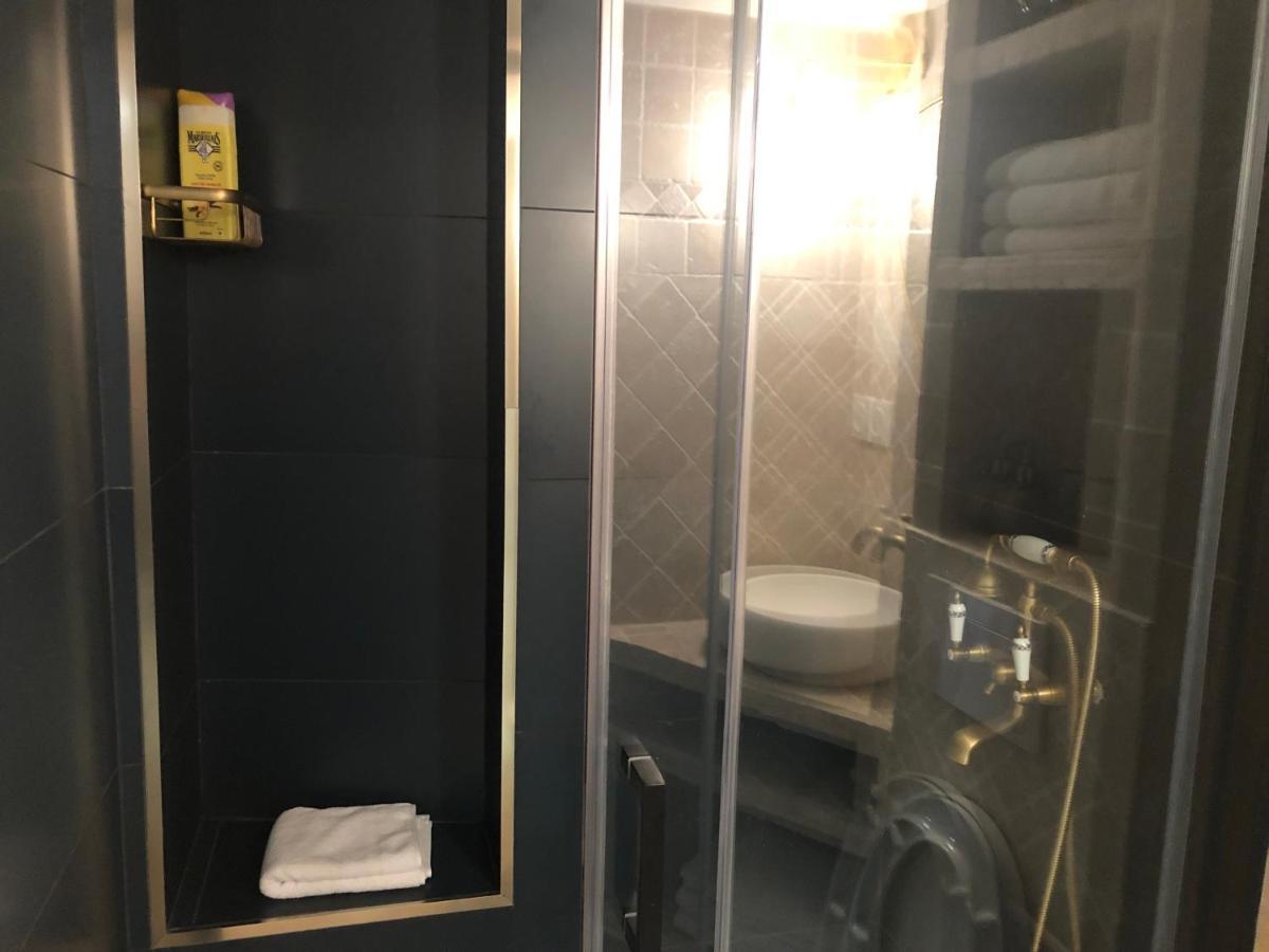 Quartier D'Emily In Paris Apartment Bagian luar foto
